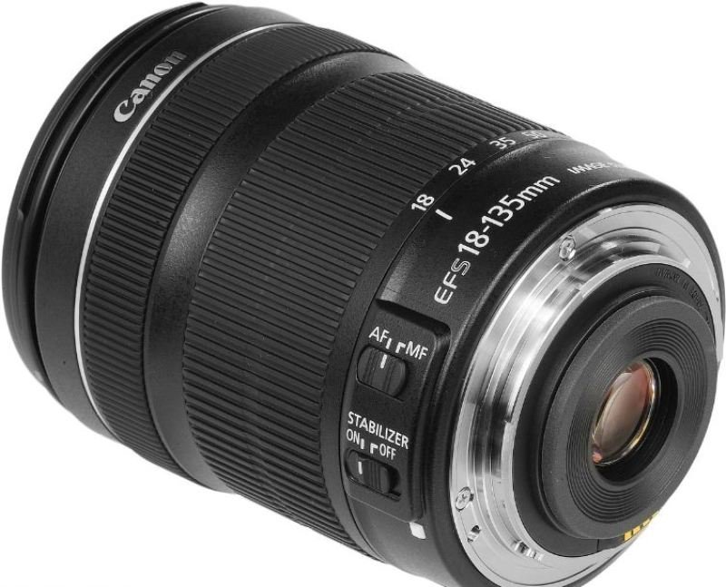 Canon EF-S 18-135mm f/3.5-5.6 IS Canon EF-S 18-135mm f/3.5-5.6 IS